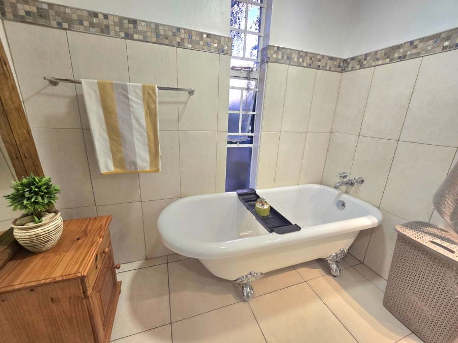 4 Bedroom Property for Sale in La Provance Free State